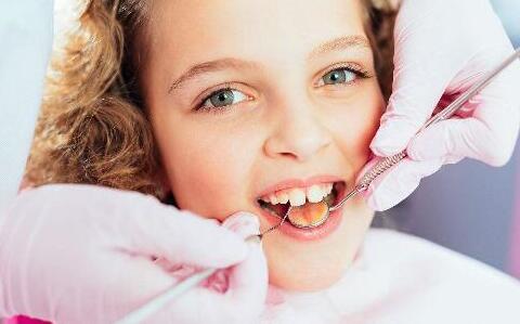 孩子矯正牙齒的最佳時(shí)機(jī)-義齒廠(chǎng)家