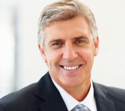 門(mén)牙掉了一顆能種嗎-成都種植牙廠家