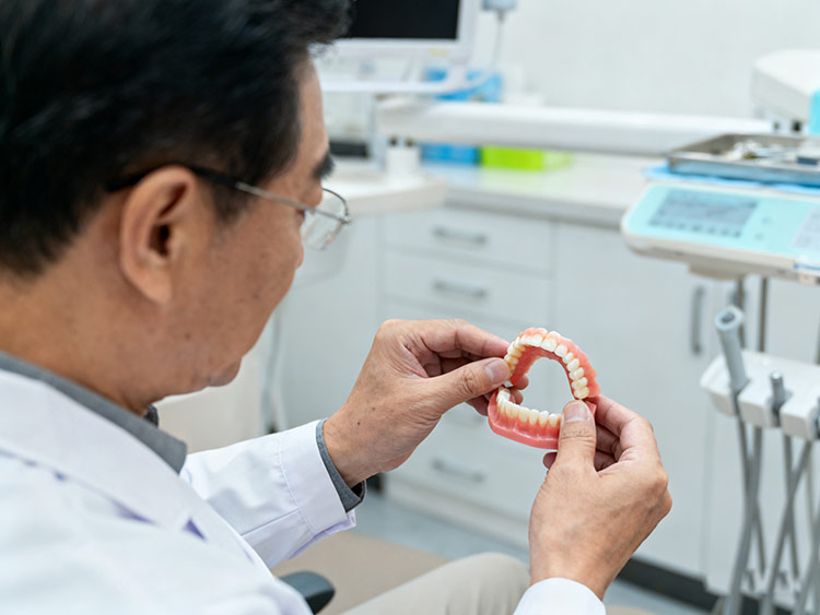 成都義齒廠家 成都義齒廠家